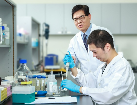 傑安生技以製藥等級的高規格科學驗證進行後疫情時代專屬保健產品研發。圖／傑安生技提供